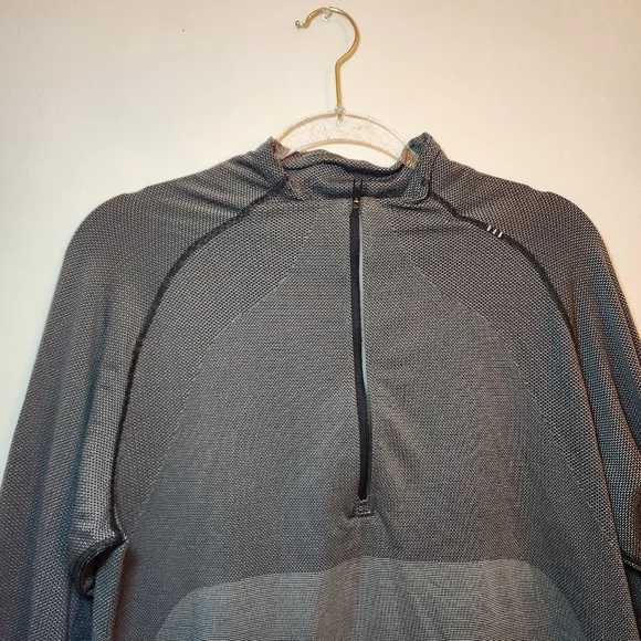 Lululemon Metal Vent Tech Half Zip Grey Light Weight Long Sleeve Top Large - Picture 10 of 15